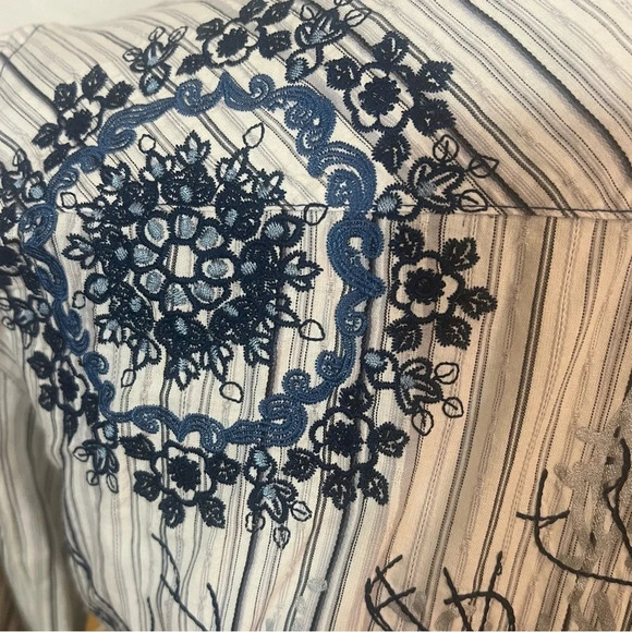 EUC Johnny Was 3-J Workshop Striped Embroidered Button Down Shirt Sz-S - Picture 11 of 12